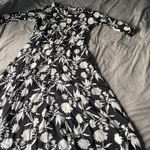 Zara Floral Black & White Dress W/ Wrap & Button Closure ( S )